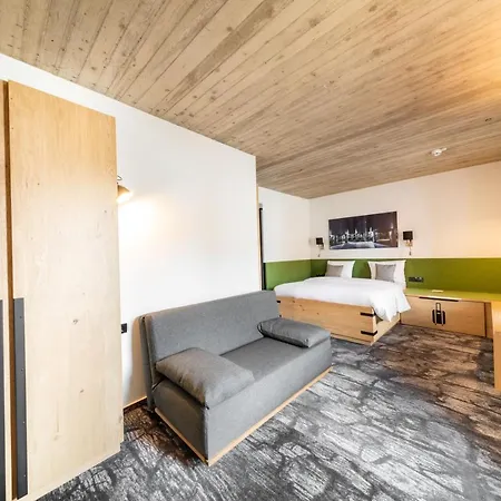 מלון De Brauhotel - De La Brasserie Nationale בשארג'