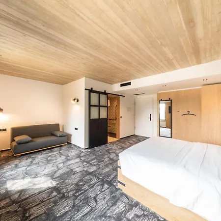 De Brauhotel - De La Brasserie Nationale בשארג'