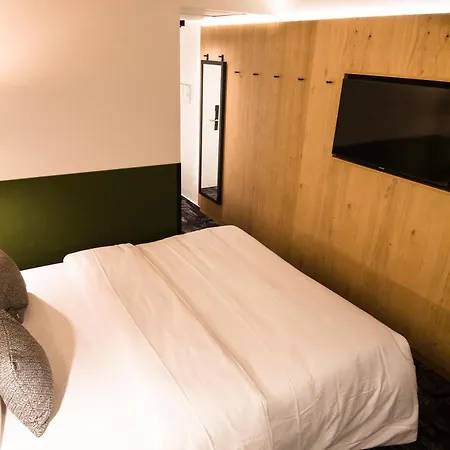 De Brauhotel - De La Brasserie Nationale מלון בשארג'