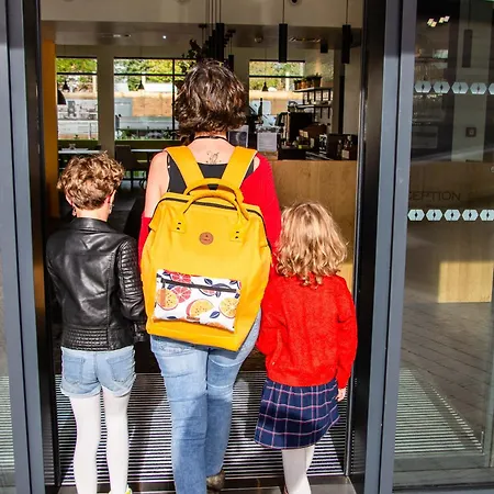 מלון De Brauhotel - De La Brasserie Nationale בשארג'